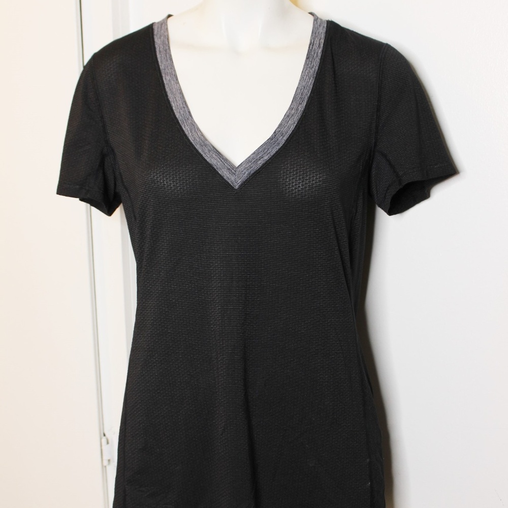Lululemon Black Grey Vneck Short Sleev Tech Top 8